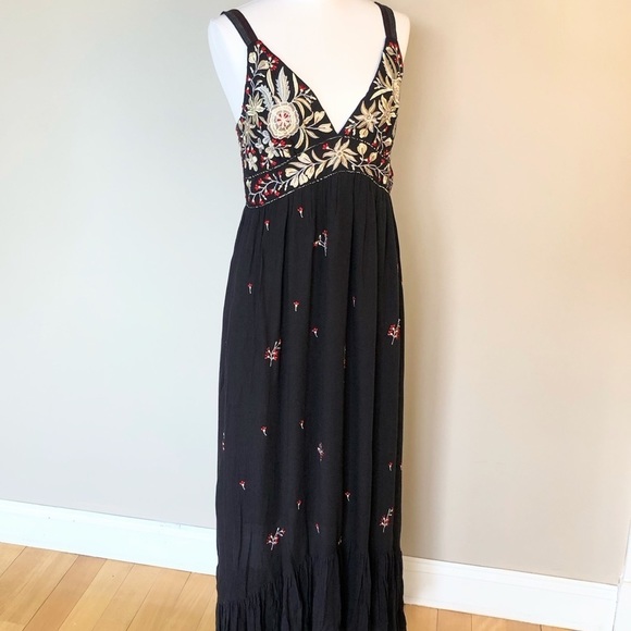 ANTHROPOLOGIE Ranna Gill Fiona Black Maxi Dress Red Floral Embroidery Ruffle Hem - Picture 8 of 15